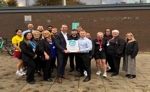 Elected mayor of watford peter taylor visits everyone active watford woodside for quest presentation