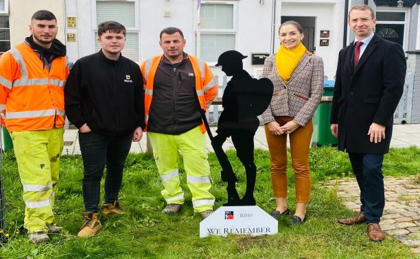 Mayor peter taylor with deputy mayor aga dychton and murill team sutton road queens road war memorial